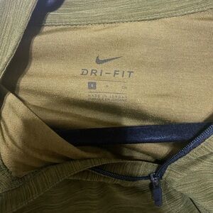 Nike men’s hoodie light weight size small